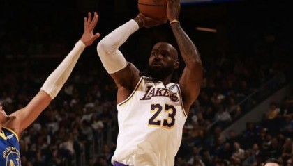 开云登录入口地址-名记：建议詹姆斯学习霉霉，和每支球队都签一周进行退役巡演