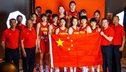 收官战！中国女篮VS巴西，央视换于嘉，李月汝韩旭为何不及预期|后卫|巴西女篮|世预赛|王思雨_新浪体育_新浪新闻